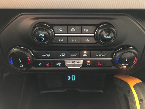 Used 2022 Ford Bronco Badlands AWD/4WD image 24