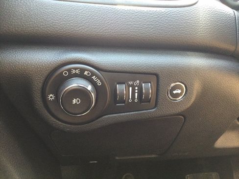Used 2016 Chrysler 200 S w/ Comfort Group AWD/4WD image 36