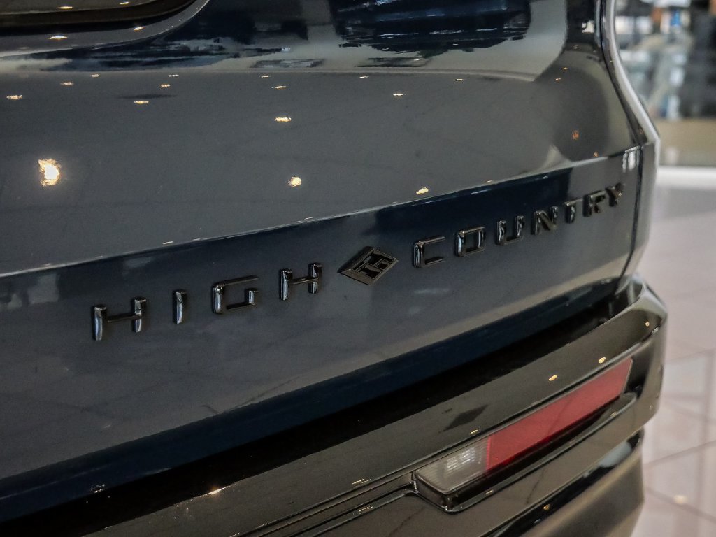 New 2027 Chevrolet Traverse High Country w/ LPO, Floor Liner Package AWD/4WD image 13