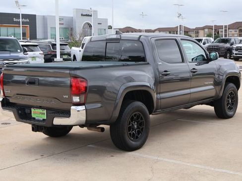 Used 2019 Toyota Tacoma SR5 AWD/4WD image 6