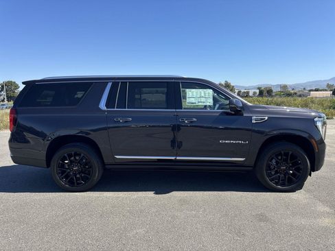 New 2026 GMC Yukon XL Denali w/ Denali Reserve Package RWD image 3