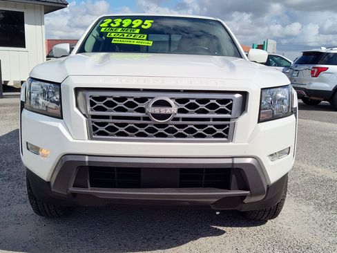 Used 2022 Nissan Frontier SV image 11