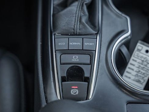 Used 2018 Toyota Camry XSE image 31