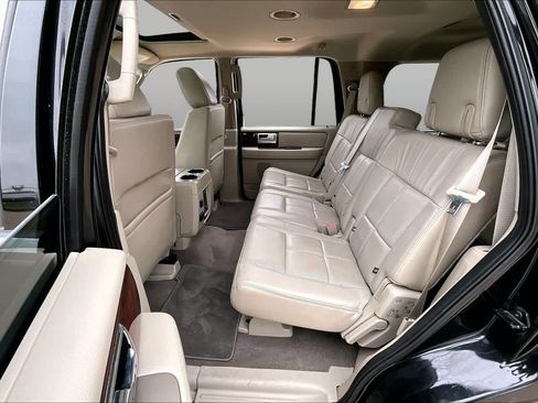 Used 2014 Lincoln Navigator 4WD image 20