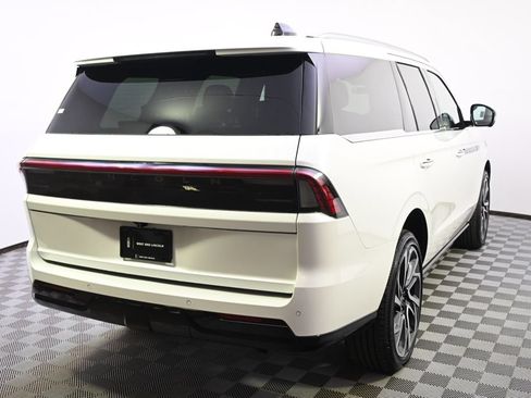 New 2026 Lincoln Navigator Black Label AWD/4WD image 6
