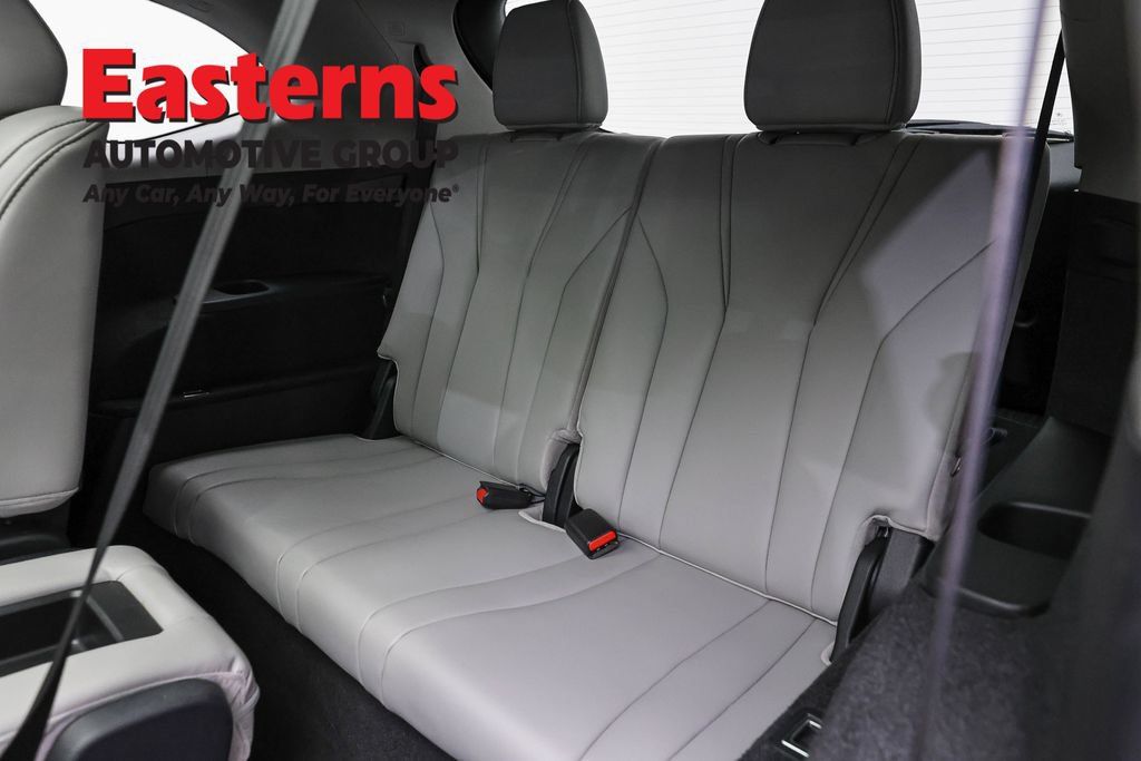 Used 2023 Acura MDX w/ Technology Package AWD/4WD image 29