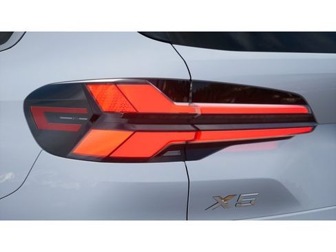 New 2026 BMW X5 xDrive50e image 8