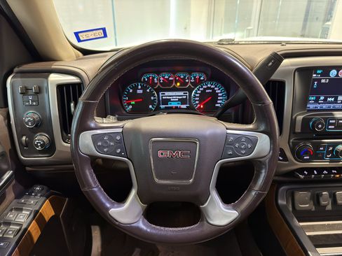 Used 2018 GMC Sierra 1500 SLT AWD/4WD image 14