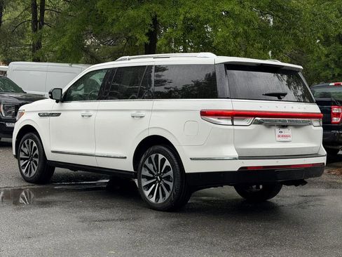 Certified 2024 Lincoln Navigator Reserve AWD/4WD image 5