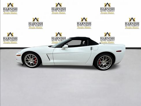 Used 2005 Chevrolet Corvette Convertible w/ Preferred Equipment Group RWD image 2