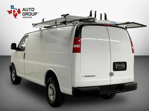 Used 2021 Chevrolet Express 2500 w/ Driver Convenience Package RWD image 2