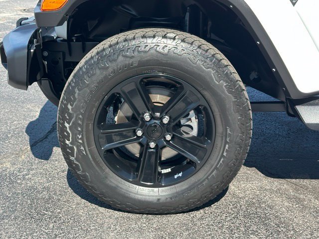 Used 2021 Jeep Wrangler Unlimited Sahara AWD/4WD image 9