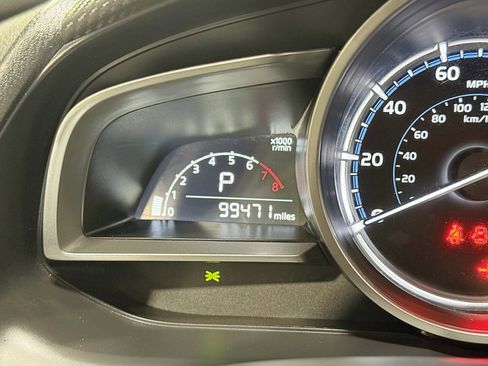 Used 2020 Toyota Yaris LE image 9