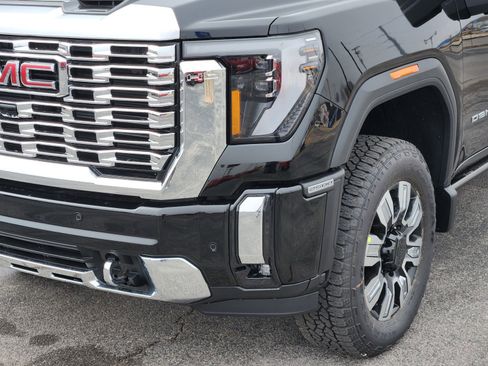 New 2026 GMC Sierra 2500 Denali w/ Denali Reserve Package image 11