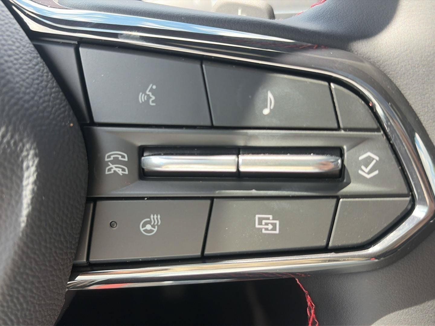 New 2026 Chevrolet Traverse RS AWD/4WD image 13