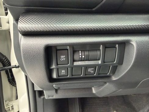 Used 2019 Subaru Crosstrek 2.0i Premium image 19