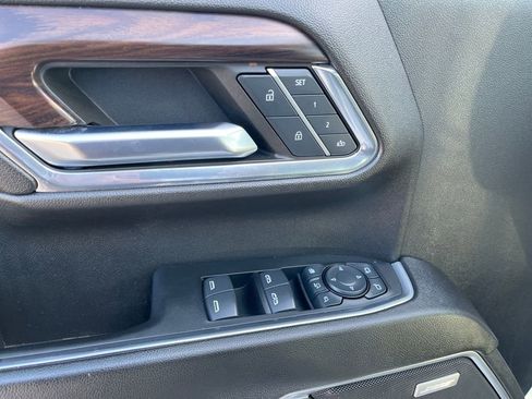 Used 2024 GMC Sierra 2500 SLT w/ SLT Convenience Package image 21