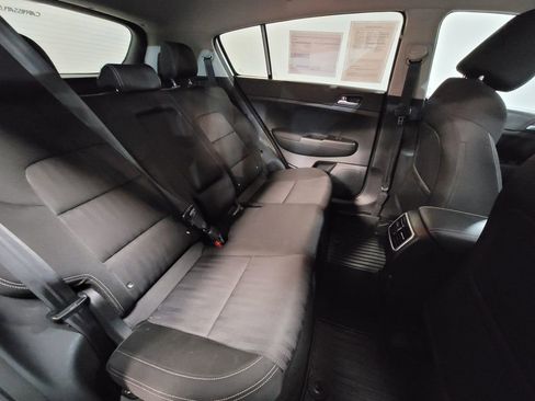 Used 2022 Kia Sportage LX image 7