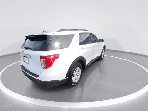 Used 2023 Ford Explorer XLT image 8