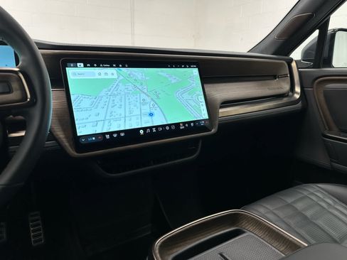 Used 2025 Rivian R1S Premium AWD/4WD image 30