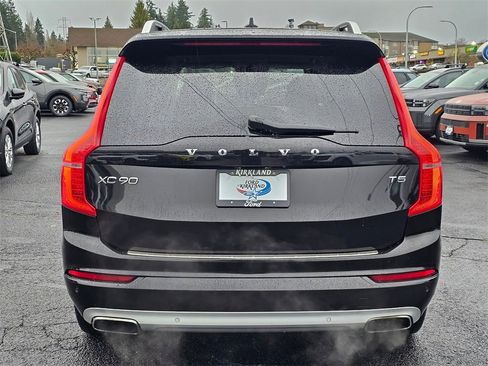 Used 2017 Volvo XC90 T5 Momentum w/ Vision Package image 6