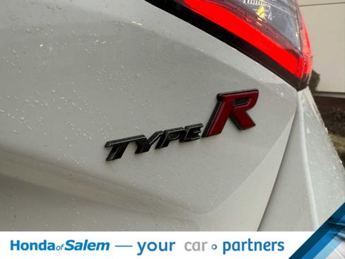 Used 2023 Honda Civic Type R image 9