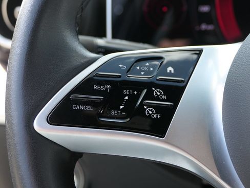 Used 2025 Mercedes-Benz C 300 4MATIC Sedan image 17