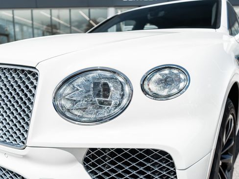 Certified 2022 Bentley Bentayga AWD/4WD image 22