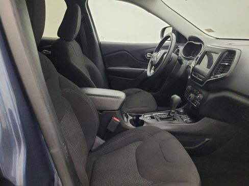 Used 2019 Jeep Cherokee Latitude w/ Popular Appearance Group image 21