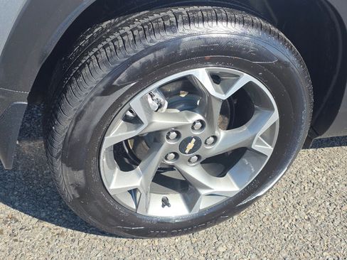 Certified 2025 Chevrolet Trax LT w/ Driver Confidence Package image 26