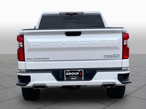 Used 2024 Chevrolet Silverado 1500 High Country w/ Z71 Off-Road Package AWD/4WD image 4