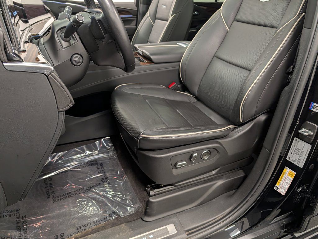 Used 2024 Cadillac Escalade Premium Luxury w/ Performance Package AWD/4WD image 13