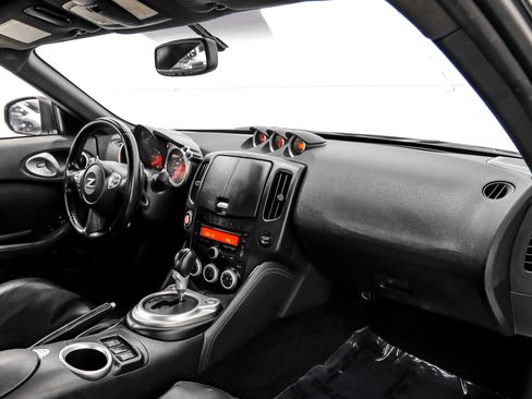 Used 2013 Nissan 370Z Touring w/ Sport Pkg RWD image 19