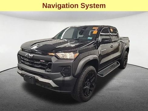 Used 2024 Chevrolet Colorado Trail Boss w/ Technology Package AWD/4WD image 4