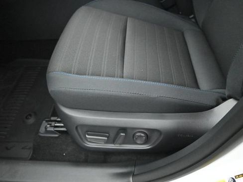 Used 2026 Toyota RAV4 SE AWD/4WD image 10
