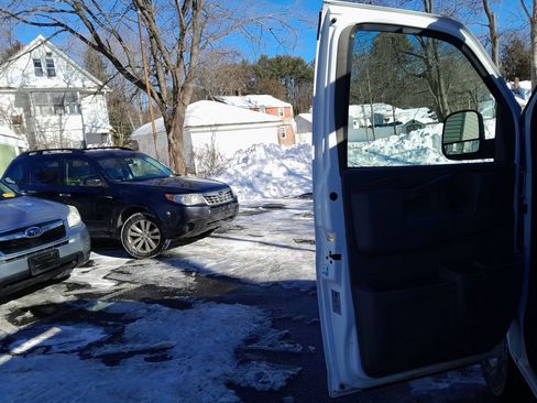 Used 2022 Chevrolet Express 2500 w/ Driver Convenience Package image 9
