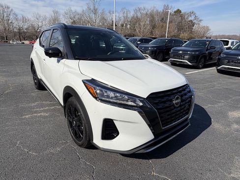 Used 2024 Nissan Kicks SR w/ SR Premium Package image 14