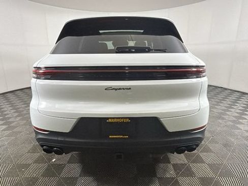 Used 2024 Porsche Cayenne AWD/4WD image 3