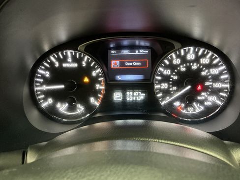 Used 2015 Nissan Pathfinder Platinum w/ Family Entertainment Package FWD image 14