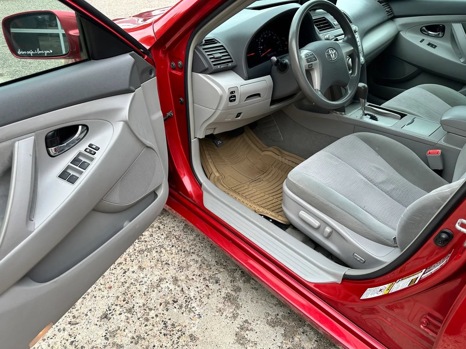 Used 2011 Toyota Camry LE FWD image 9
