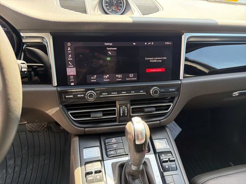 Used 2020 Porsche Macan S AWD/4WD image 27