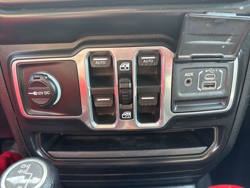 Certified 2018 Jeep Wrangler Unlimited Sport S AWD/4WD image 14