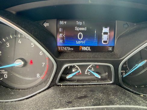 Used 2018 Ford Focus SE w/ Cold Weather Package FWD image 17