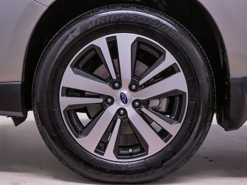 Used 2018 Subaru Outback 3.6R Limited image 34