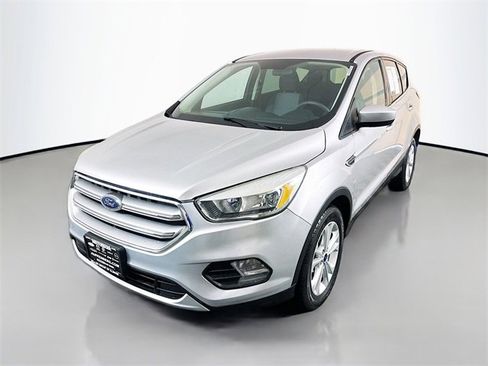 Used 2017 Ford Escape SE w/ SE Cold Weather Package image 3