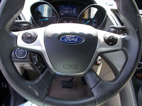 Used 2015 Ford Escape SE image 29