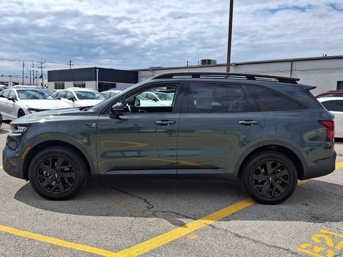 Used 2023 Kia Sorento S w/ Panoramic Sunroof Package AWD/4WD image 5
