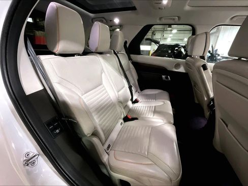 Used 2018 Land Rover Discovery HSE Luxury image 20