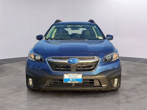 Used 2022 Subaru Outback Premium image 2