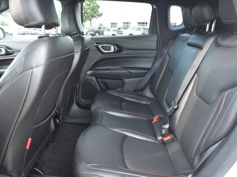 Used 2025 Jeep Compass Trailhawk AWD/4WD image 17